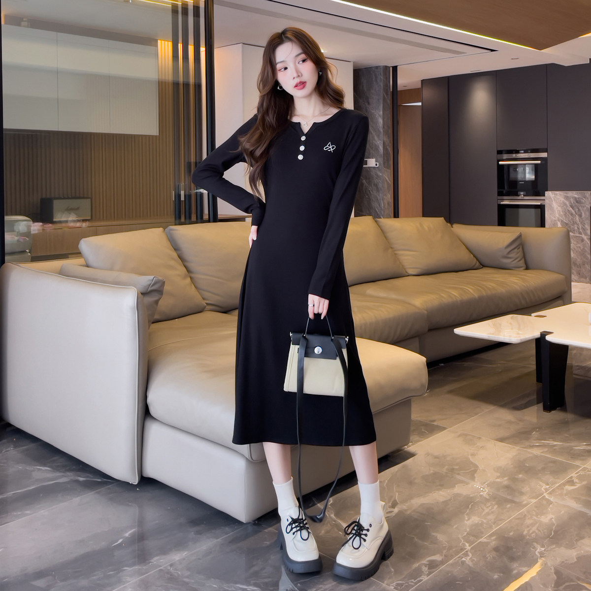 唐狮气质御姐灰色长款连衣裙女秋冬季新款女装修身显瘦V领裙子TD