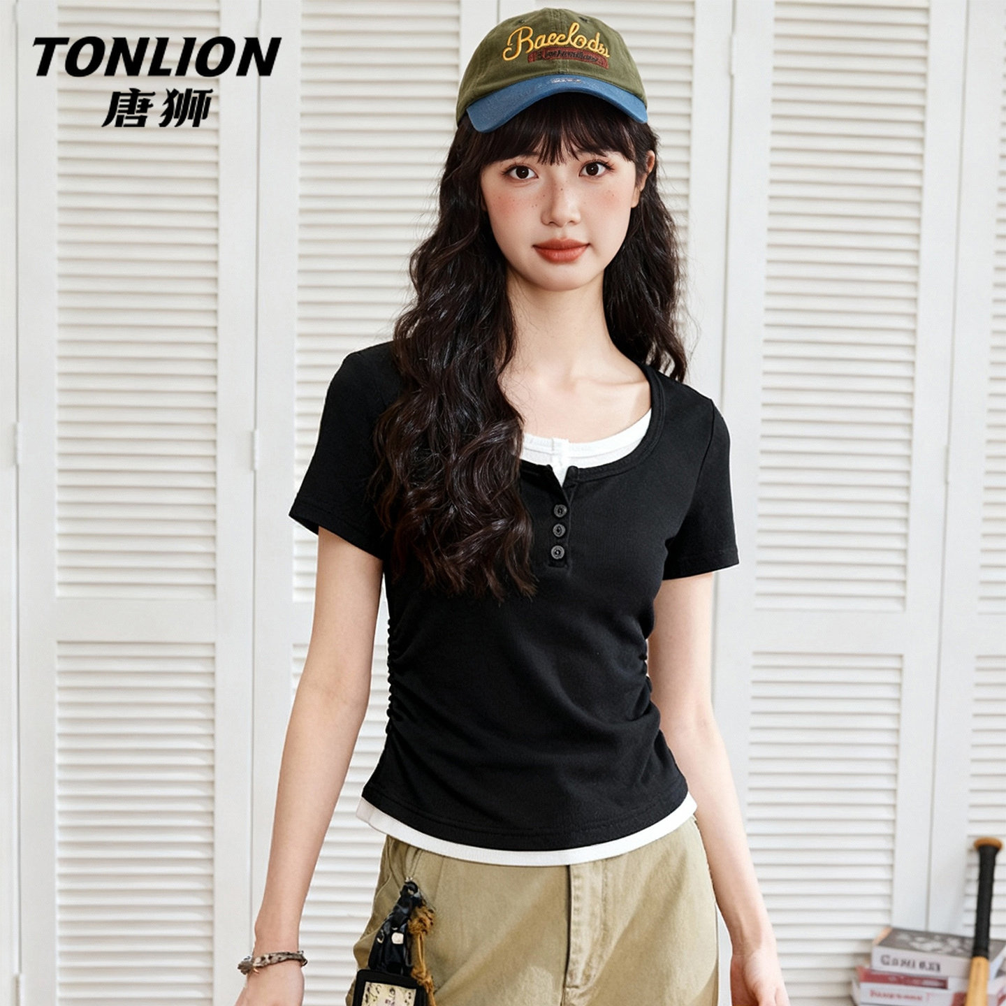 唐狮官方黑色正肩短袖t恤女2026新款夏季女士修身假两件上衣女V
