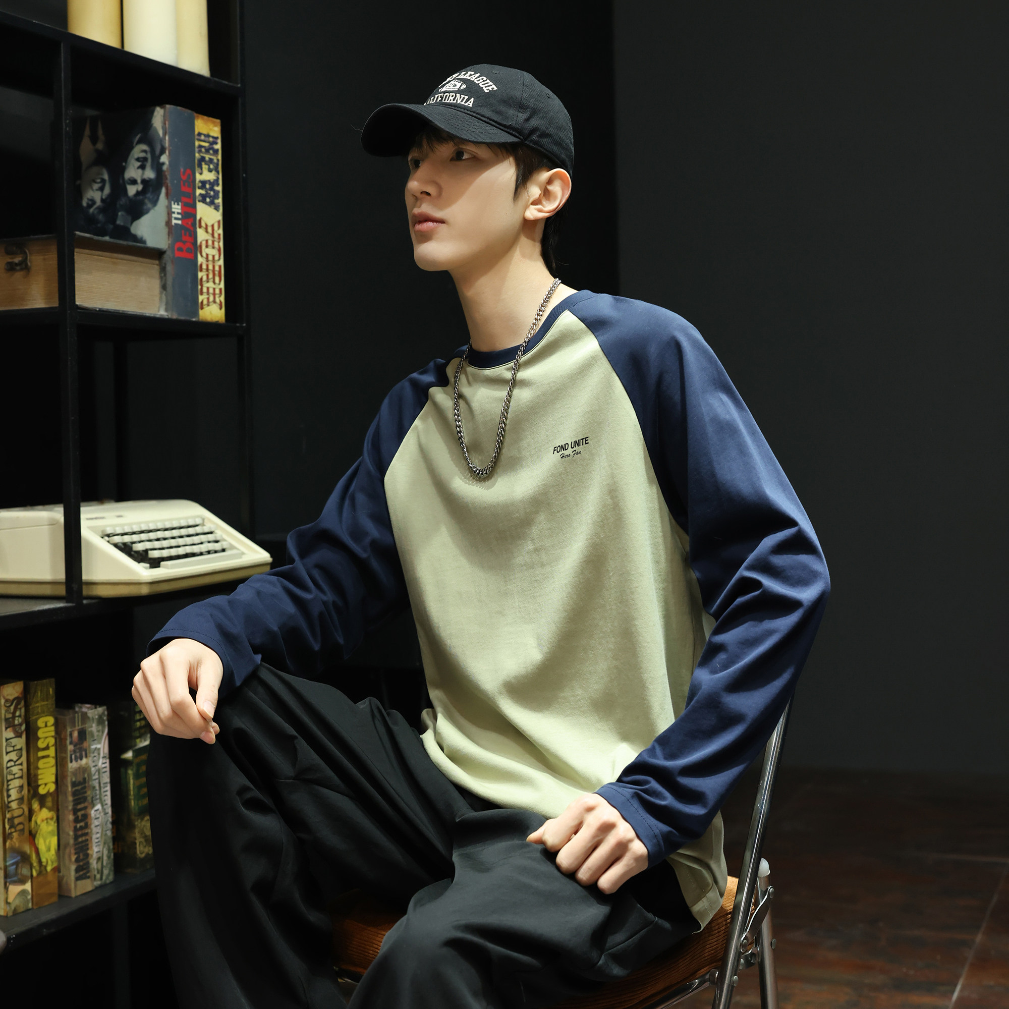 唐狮秋款男士长袖T恤长袖上衣男圆领左胸文字插肩袖长袖T恤tuTA