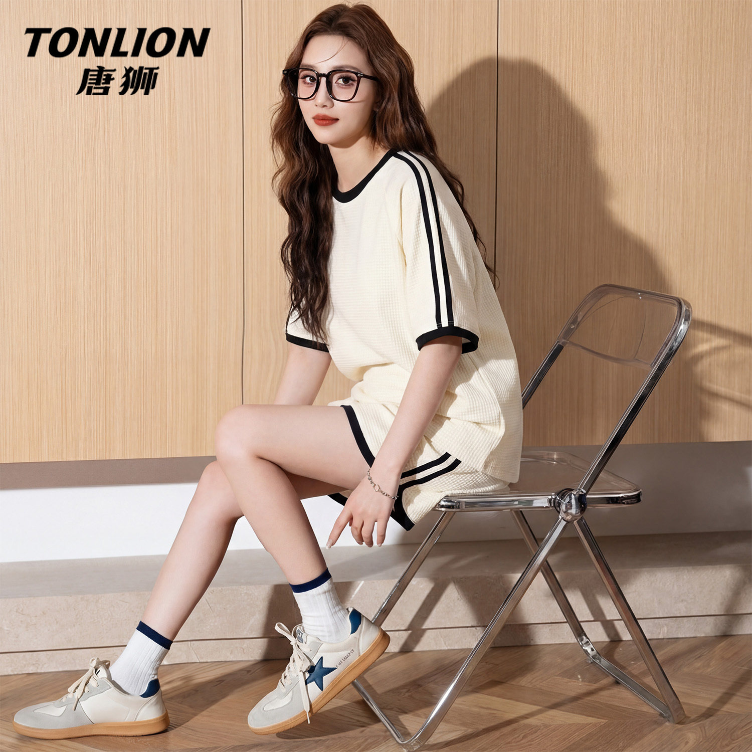 唐狮官方撞色运动风套装女2026新款夏季宽松短袖t恤短裤两件套V