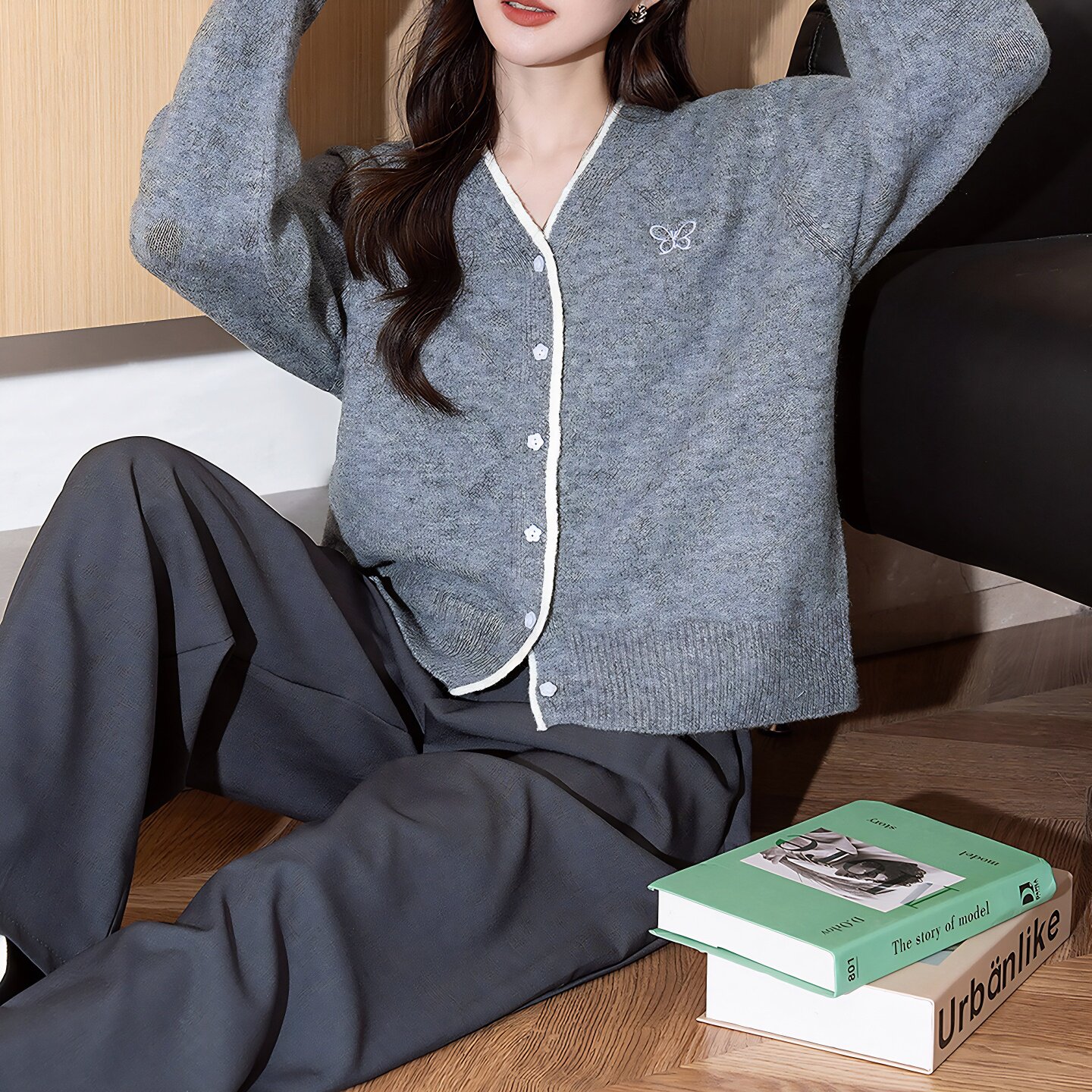 唐狮秋冬女毛衣简约风精致刺绣设计百搭V领针织开衫女外套潮TD