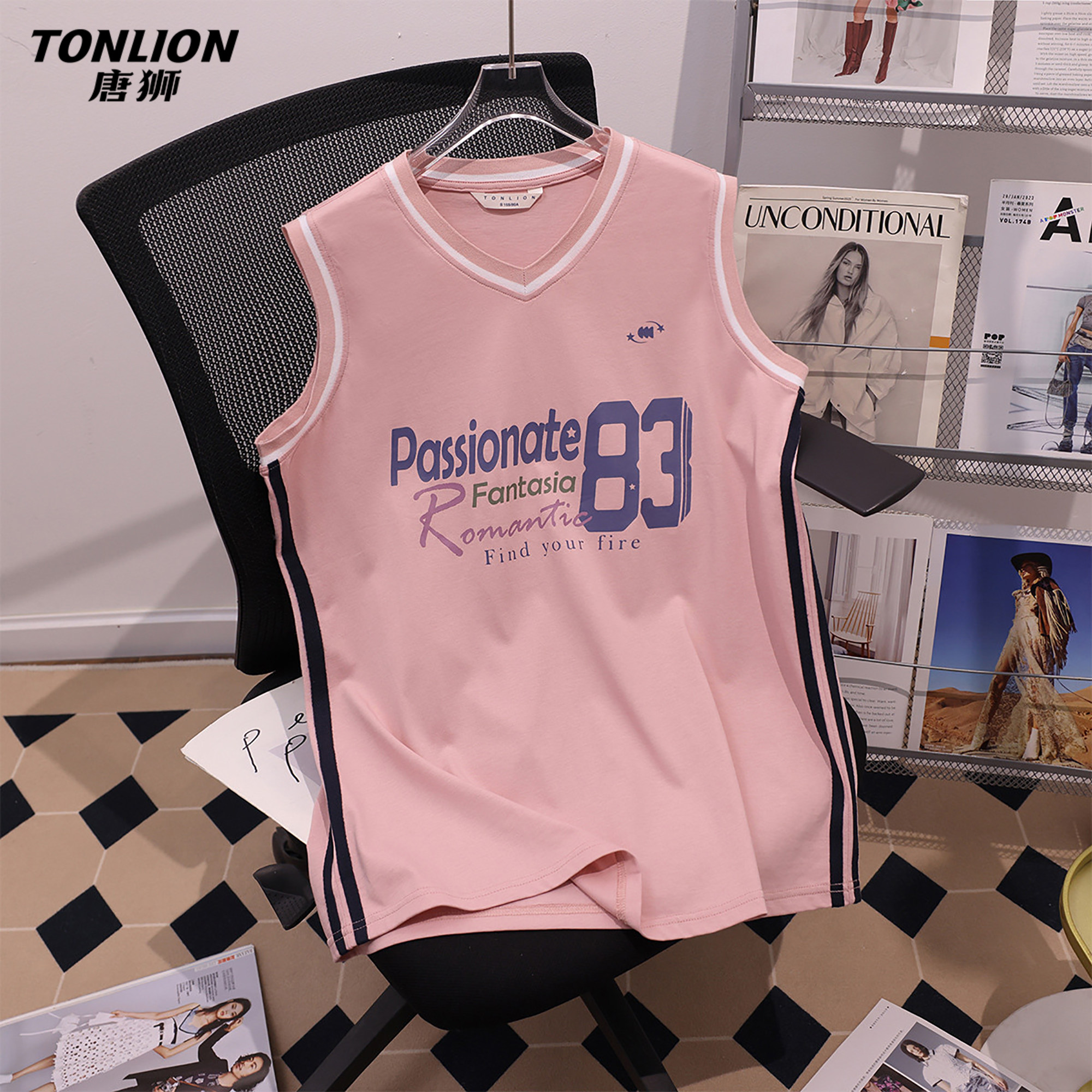 唐狮春夏季新款女背心运动风字母印花无袖背心V领宽松坎肩上衣