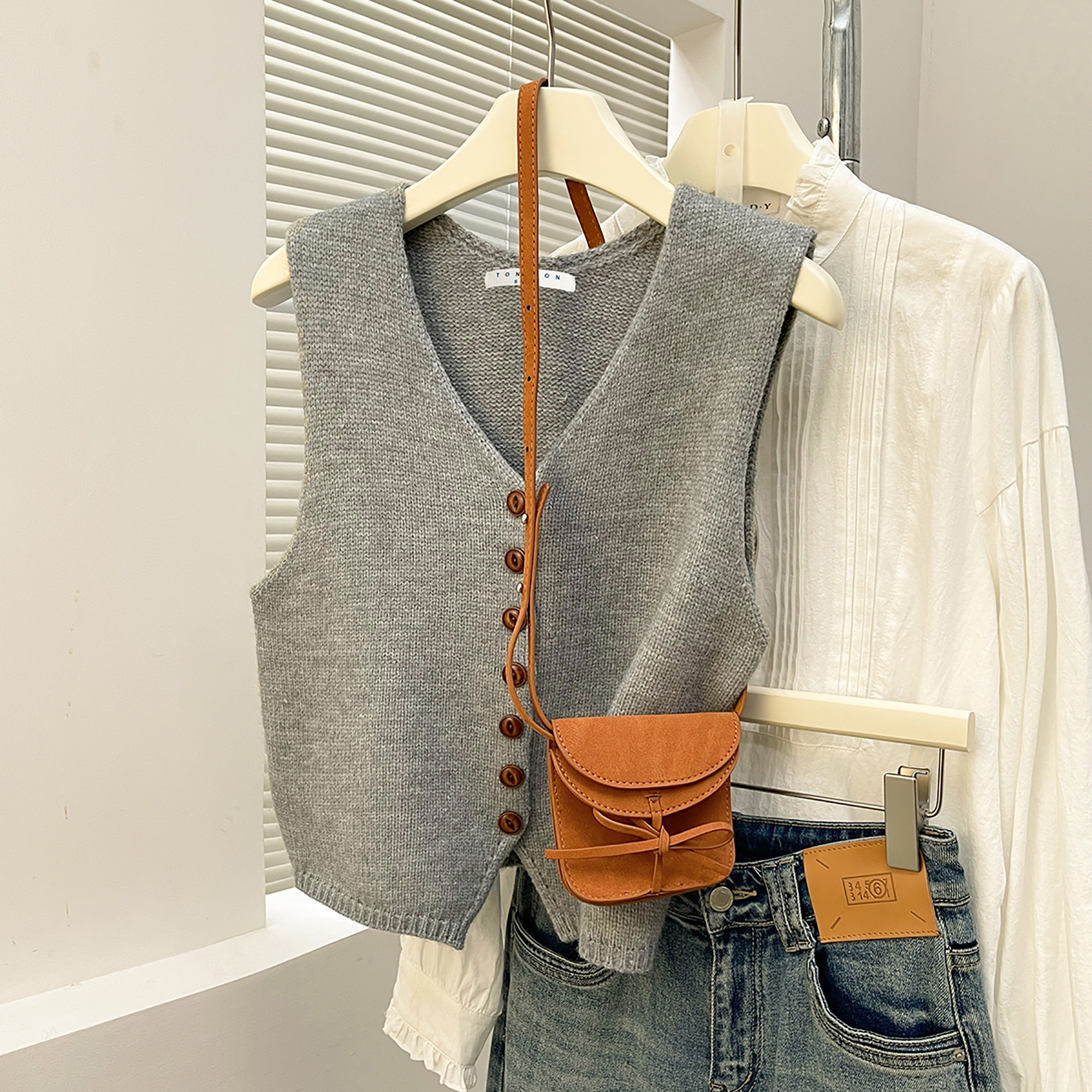 唐狮秋冬毛衣女复古简约V领开衫