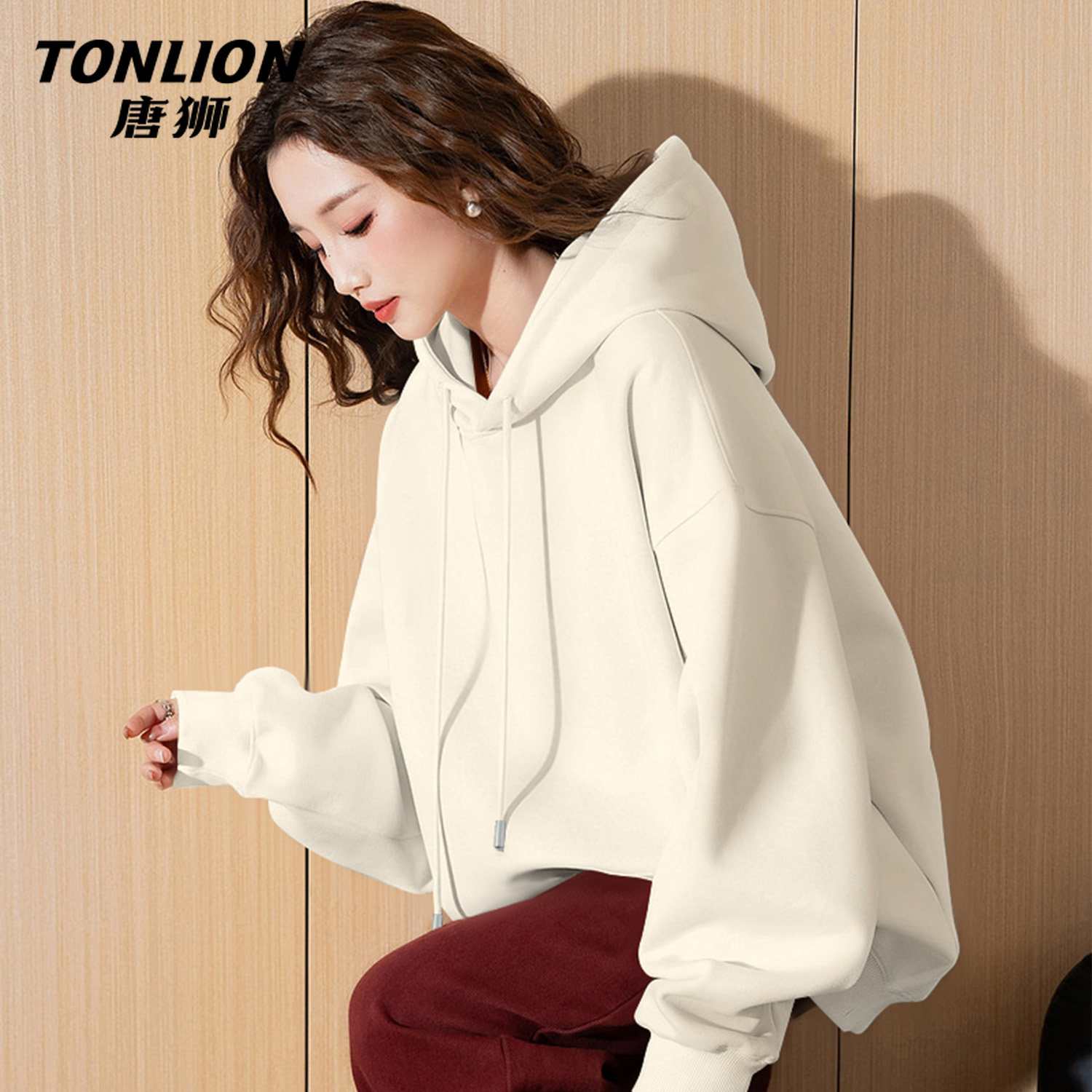 唐狮官方连帽卫衣女春秋款2026新款女士宽松显瘦套头上衣外套女V