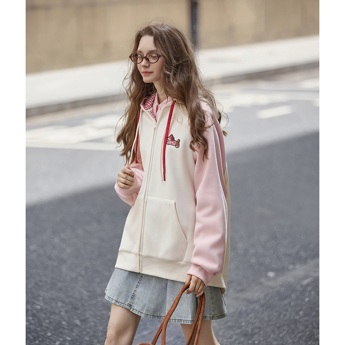 唐狮秋冬连帽外套女针织插肩袖撞