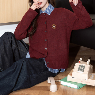 红色系氛围感毛线衫 唐狮秋冬季 女毛衣复古风绣花设计圆领开衫