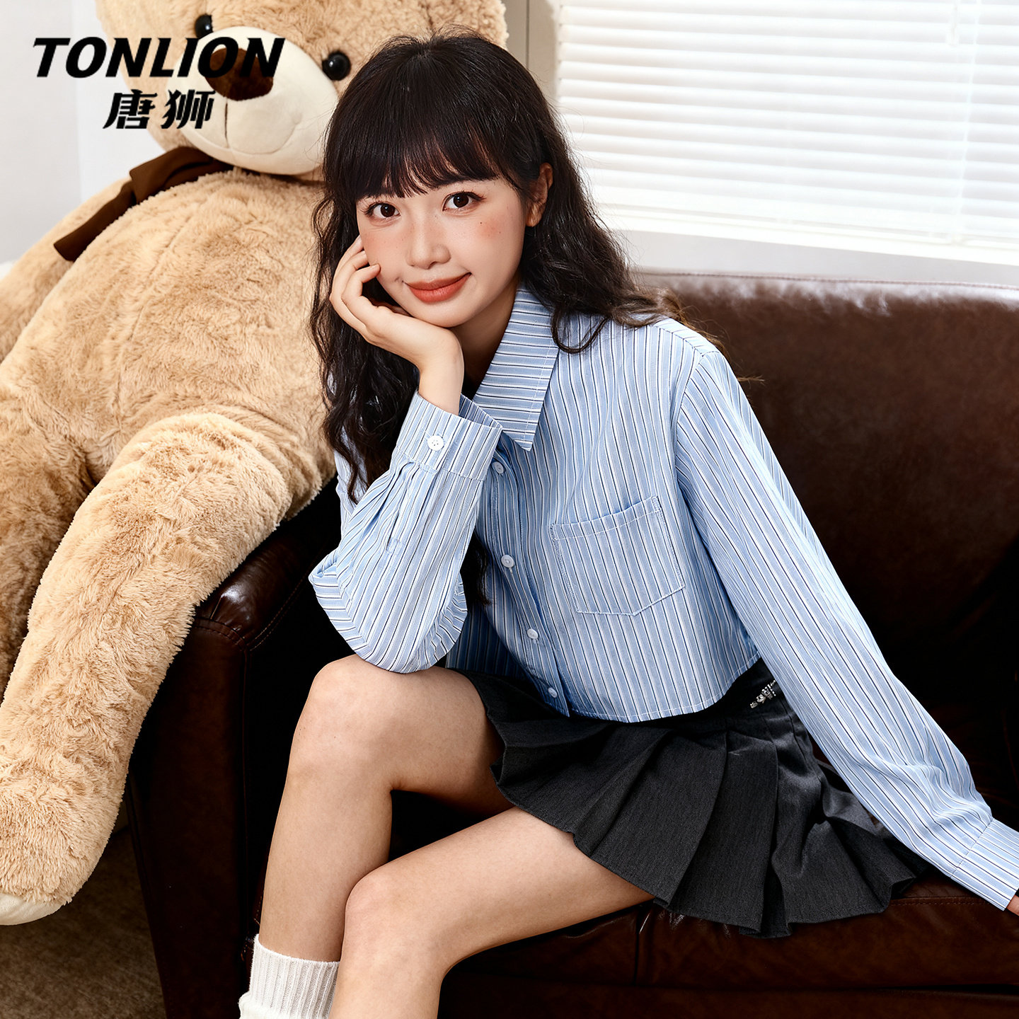 唐狮蓝色翻领衬衫女2026新款春秋款小个子短款翻领设计感上衣女V