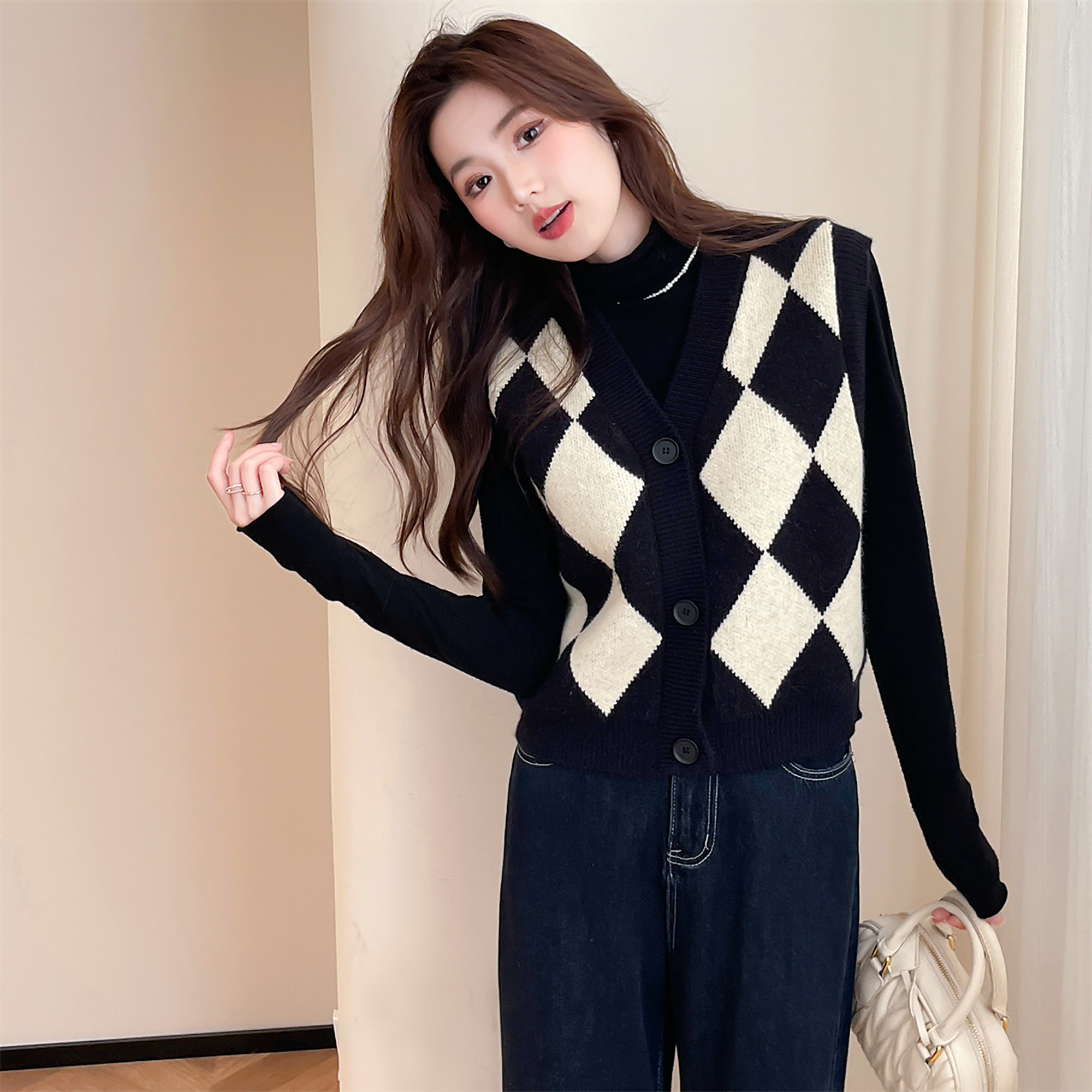 唐狮秋冬复毛衣女古菱格V领开衫马甲外穿高级感百搭女式上衣tu