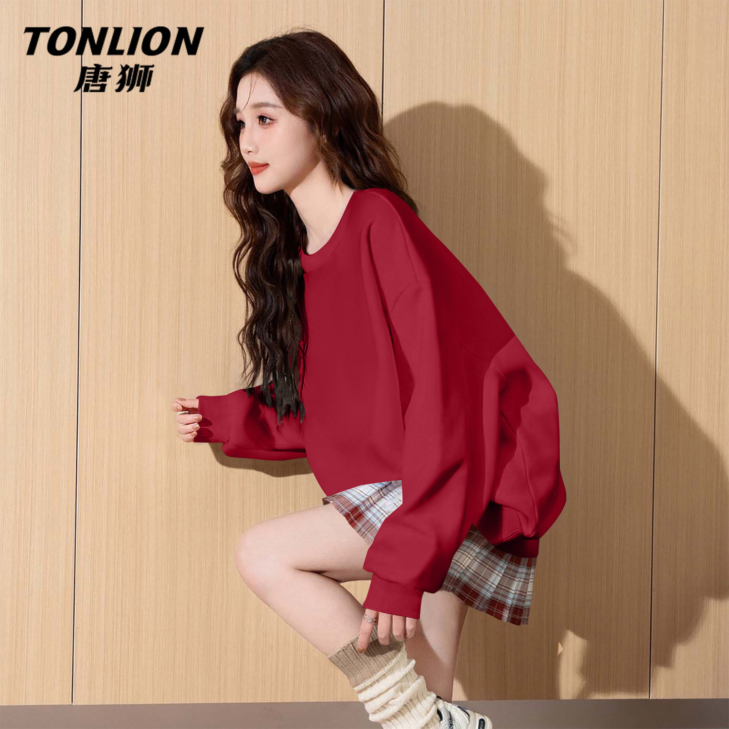 唐狮官方红色本命年长袖t恤女2026新款春秋款女士新年过年衣服V