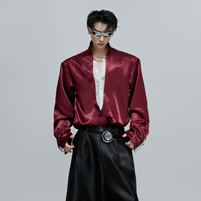 假两件V领蕾丝拼接衬衫