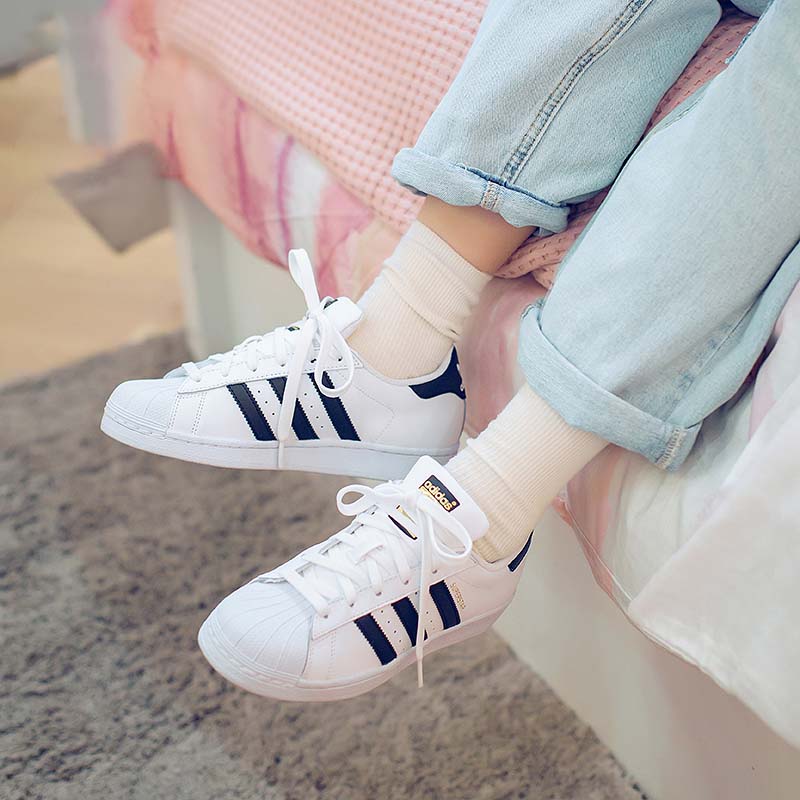 adidas/阿迪达斯三叶草女鞋贝壳头板鞋金标休闲运动小白鞋fu7712