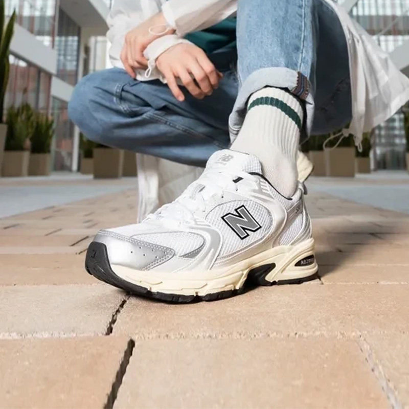 NEWBALANCE男女耐磨运动跑鞋