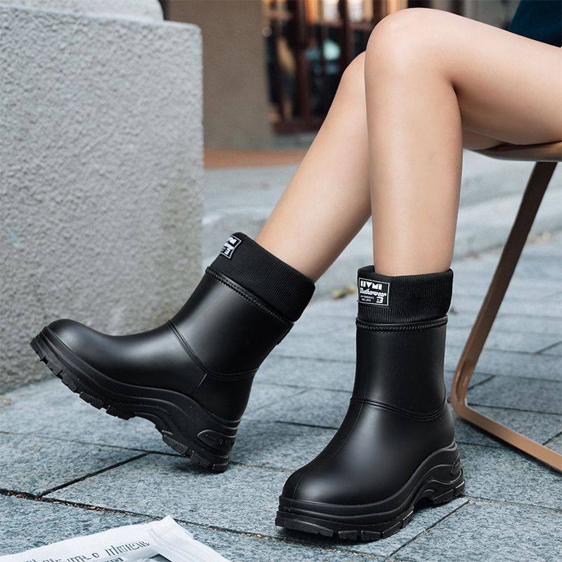 厨房防滑冬季雨鞋女士最新款防冻加绒加厚一体绒防寒保暖中筒防滑