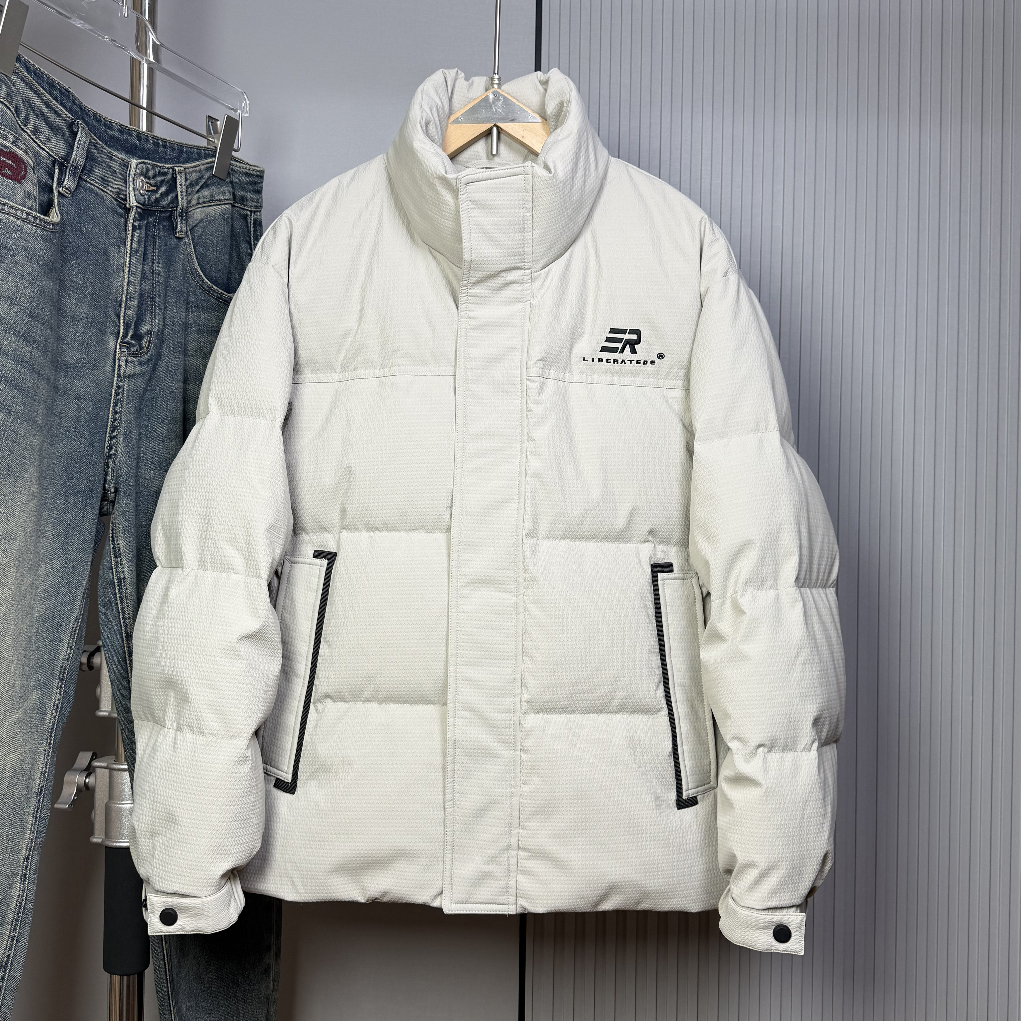 2025男士冬季短款立领羽绒服韩版时尚百搭休闲90白鸭绒保暖外套潮