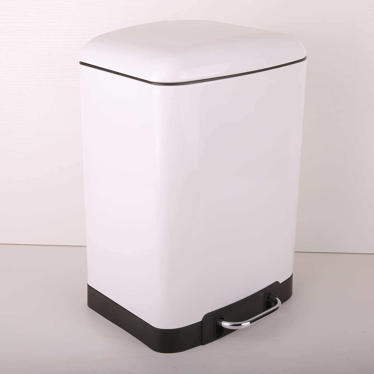 欧式脚踏不锈钢家用垃圾桶有盖静音时尚创意收纳桶带盖卫生间大号