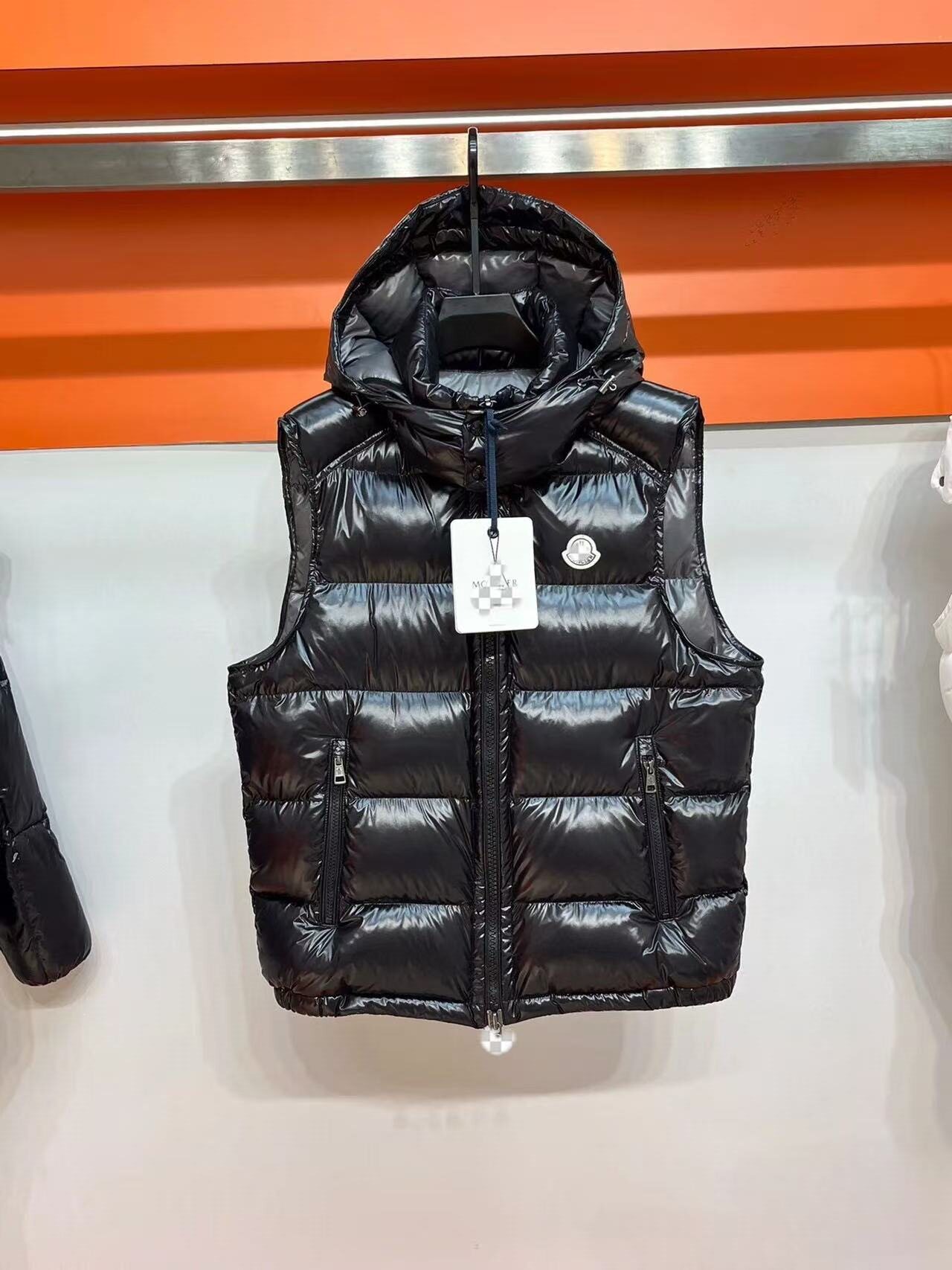 thumbnail for Raidy Paul's Popular Model Mengjia Glossy Hooded Stand-Collar Maya Vest Men's Puffer Jacket