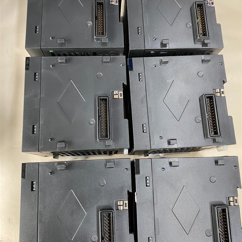 《议价》汇川可编程控制器模块AM401-CPU1608TP实物图