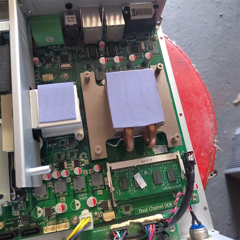 《议价》拆机诺达佳工业计算机EBOX-3622