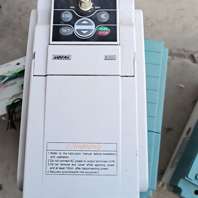 《议价》出售一台Sunfar E300系列变频器,型号E300-2S
