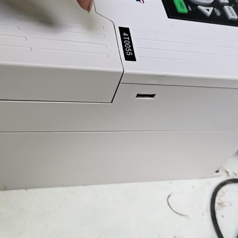 《议价》出售一台SUNFAR四方变频器V360-4T0055,三相3
