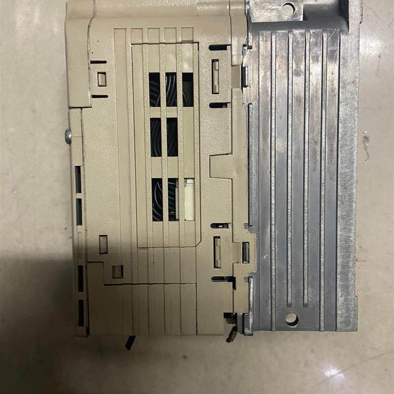 《议价》CIMR-VB2A0004BAA变频器功能包好实物