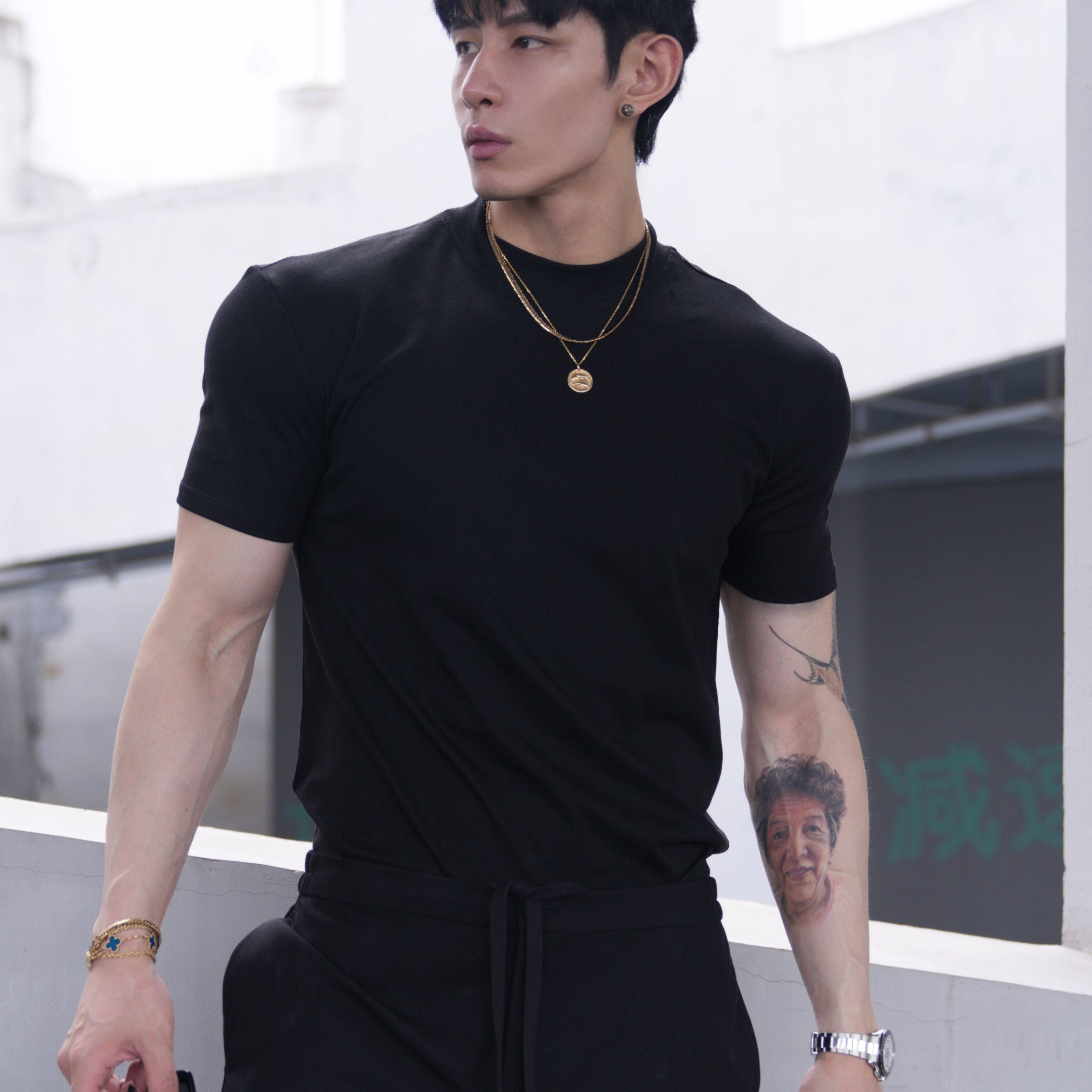 男士纯色短袖修身运动健身速干凉感上衣半高领圆领索罗娜外穿t恤