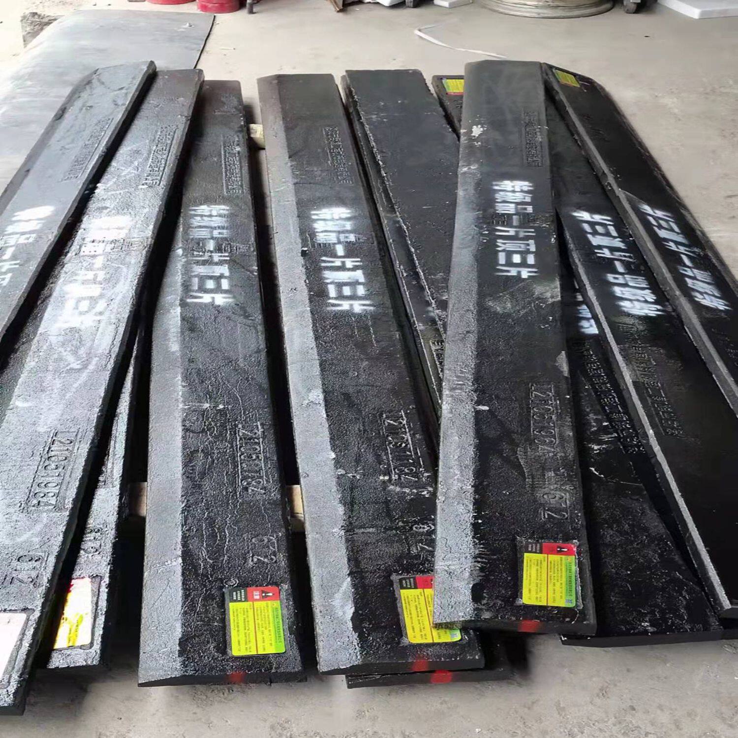 50铲车铲板洛阳钢峰刀板徐工龙工柳工铲刀30装载机高锰钢耐磨铲板