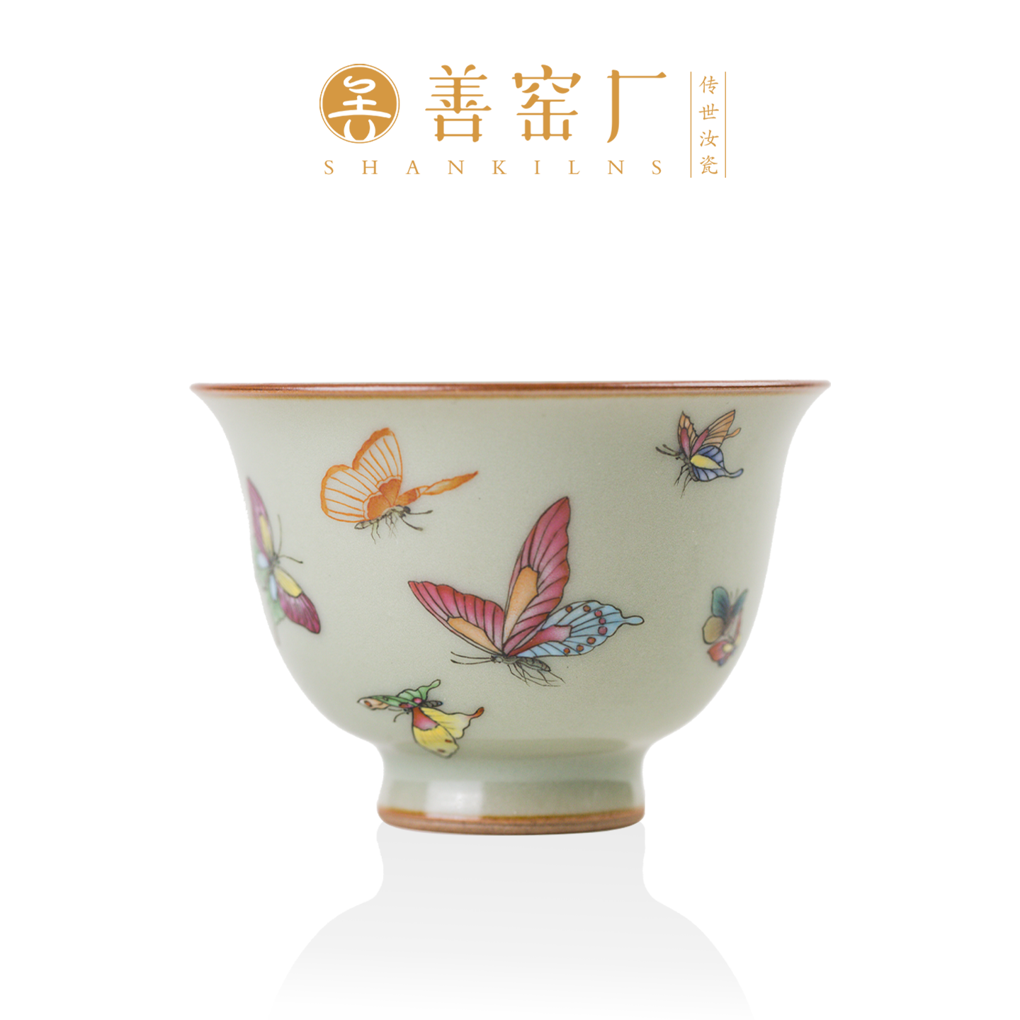 景德镇手绘粉彩蝴蝶主人杯