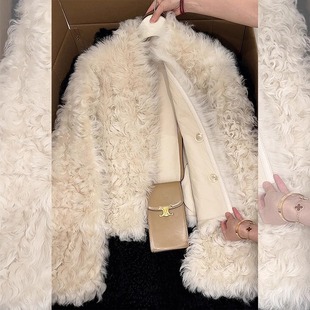 白色毛茸茸羊羔绒上衣女2024冬季 皮毛一体小香风外套轻奢百搭 爆款