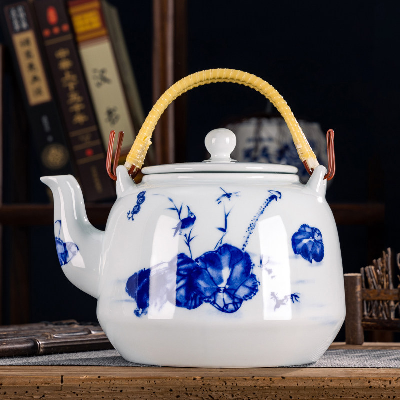 景德镇陶瓷茶壶青花釉下彩手提梁大容量茶水壶健康陶瓷凉水壶