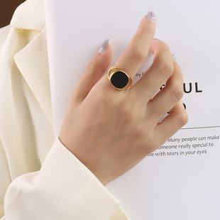 EMILY金色黑贝母椭圆形食指戒指女ins冷淡风18K金时尚个性不掉色