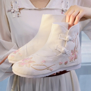 冬季汉服鞋子女新款加绒绣花鞋平底古风皂靴纯色改良明制古装靴女