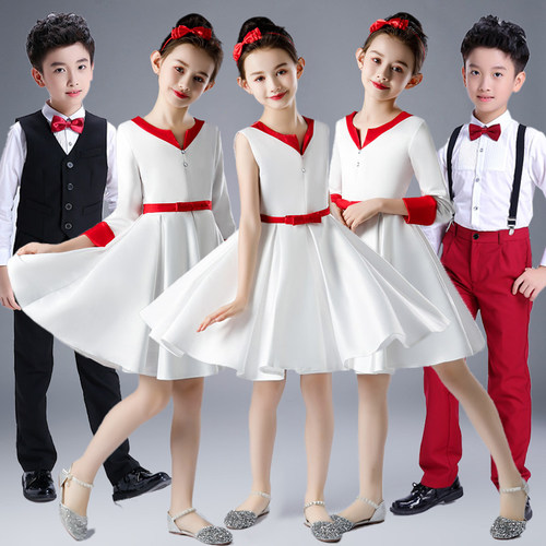 元旦中小学生诗歌朗诵祖国合唱服