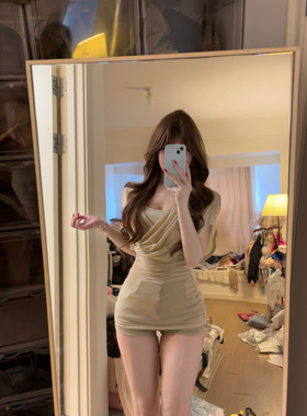 荔桃想睡觉ya【拿捏腰臀比】拼接挂脖系带吊带遮手臂外搭罩衫套装