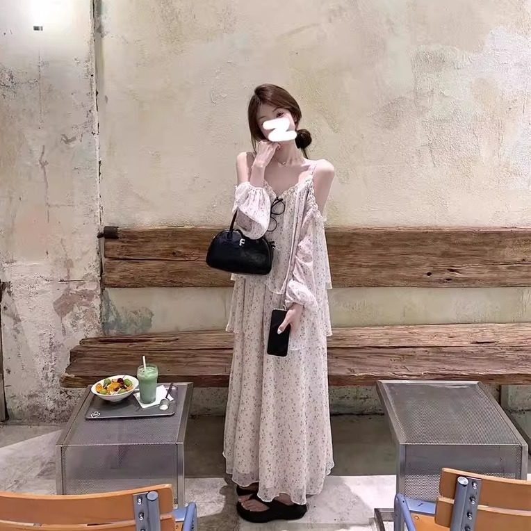 欧若风露肩小碎花~一字肩度假连衣裙女夏宽松吊带裙子设计感长裙