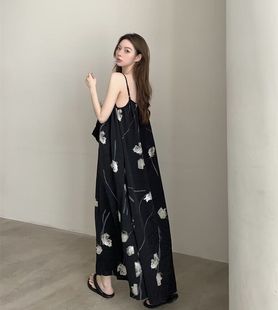 女 2025夏新微胖MM 孕妈妈 宽松慵懒水墨吊带长裙 遮肚显瘦连衣裙