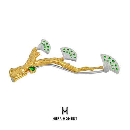 东方花园大衣搭配胸针赫拉臻藏