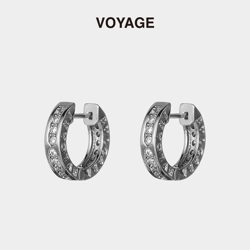 VOYAGE镶钻字母素圈银针耳环小众