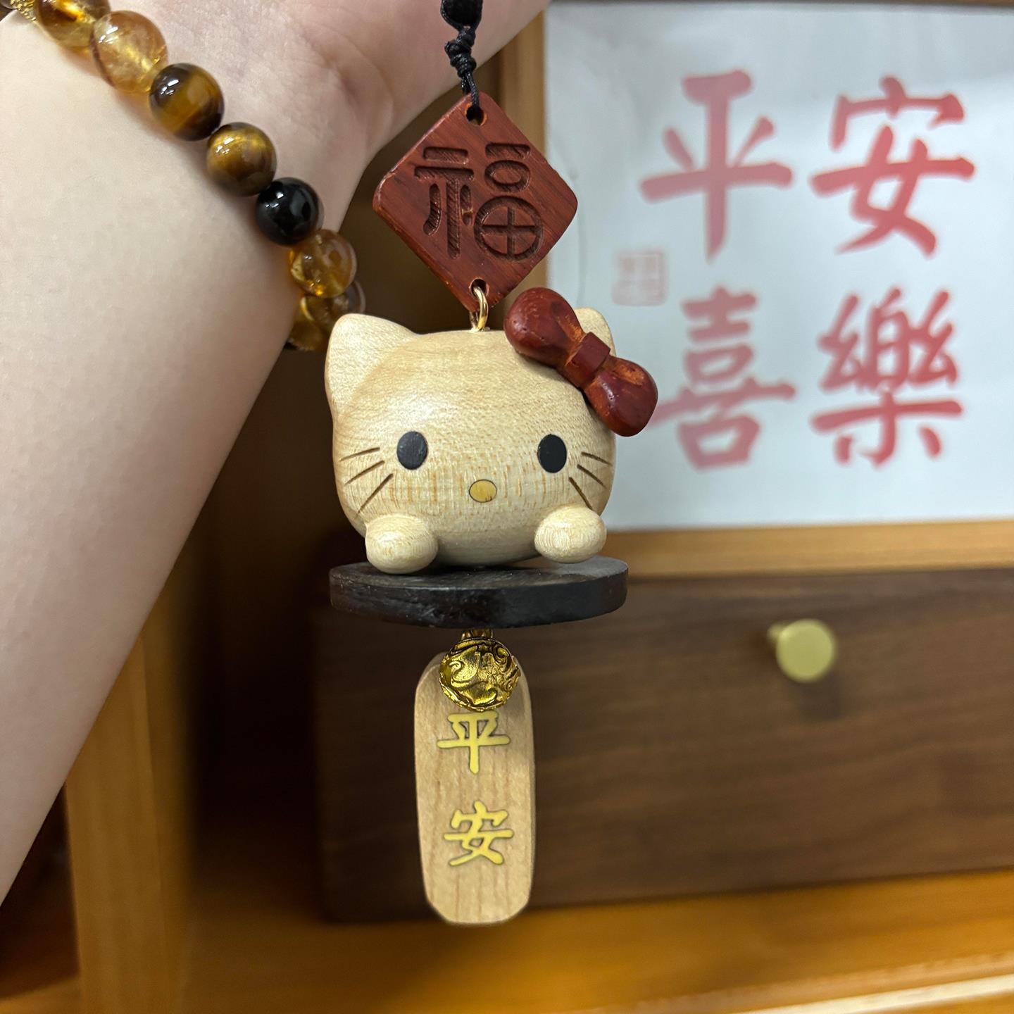 个性小摆件实木雕刻Kitty平安牌汽车挂件凯蒂猫创意车载装饰挂饰