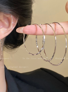 细圈圈方圆脸耳环女款2025新款爆款高级感轻奢大耳圈素圈耳夹耳饰