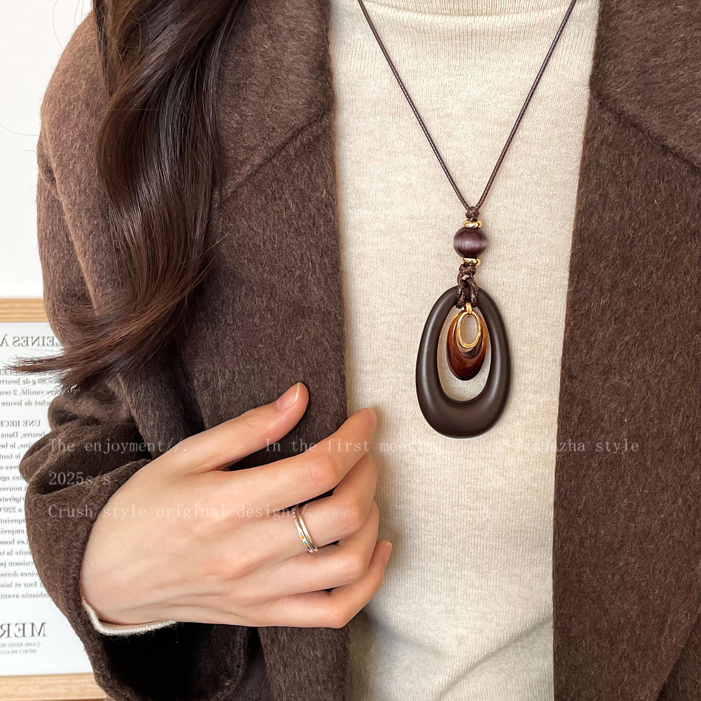 秋冬木质圆形吊坠项链女款