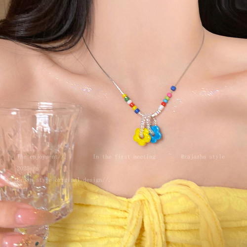 彩色小花撞色串珠项链女适合夏天戴的小众设计锁骨链2026超火配饰