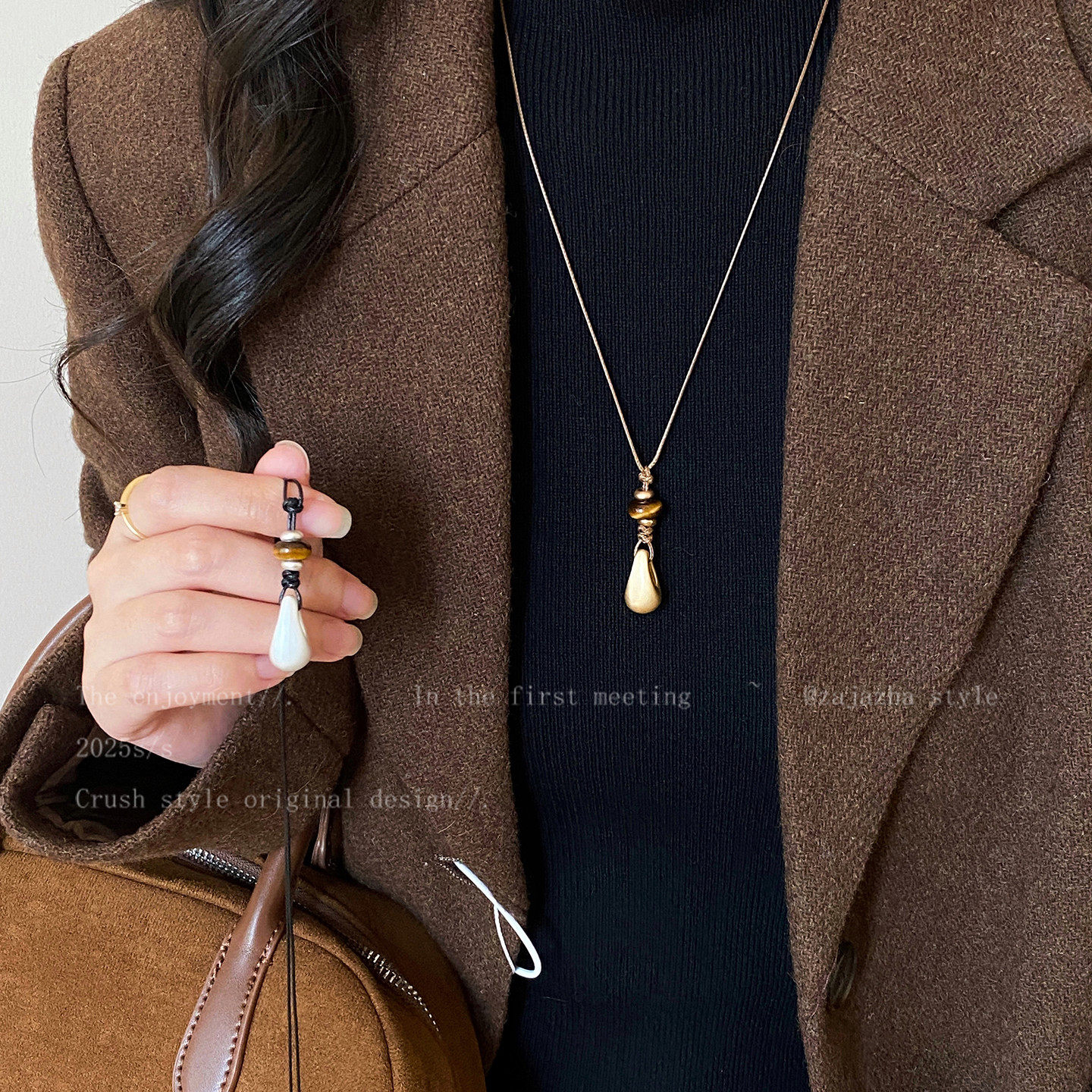 金色虎眼石拉丝吊坠项链女2026新款长款简约毛衣链小众设计感配饰,饰品/流行首饰/时尚饰品新,项链,淘宝优惠券,粉丝福利购,淘宝优惠卷