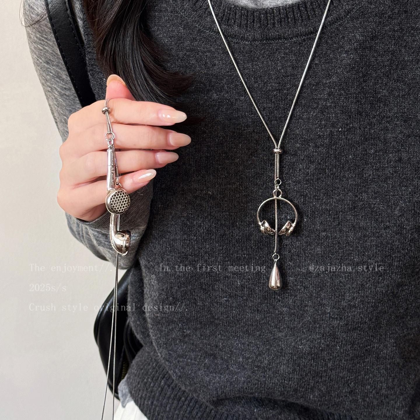 银色长款耳机吊坠项链女生