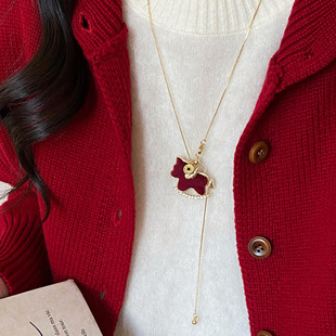 新年红色丝绒小马吊坠项链女秋冬本命年轻奢高级感毛衣链马年配饰