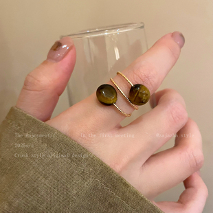 冬日吸睛~设计感虎眼石环绕戒指女2026新款食指戒小众高级感指环