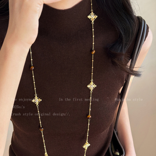 法式鸢尾花珍珠项链女款秋冬轻奢气质毛衣链小众设计高级感配饰品