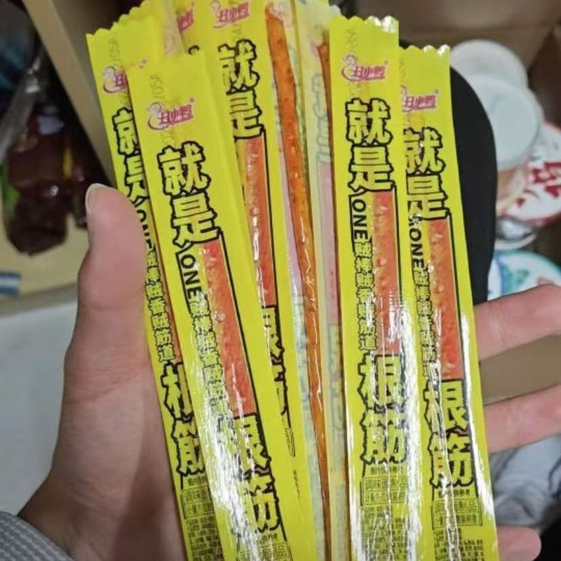 新日期超长一根筋辣条素牛筋好吃劲道嚼劲辣条香辣正宗筋道美味