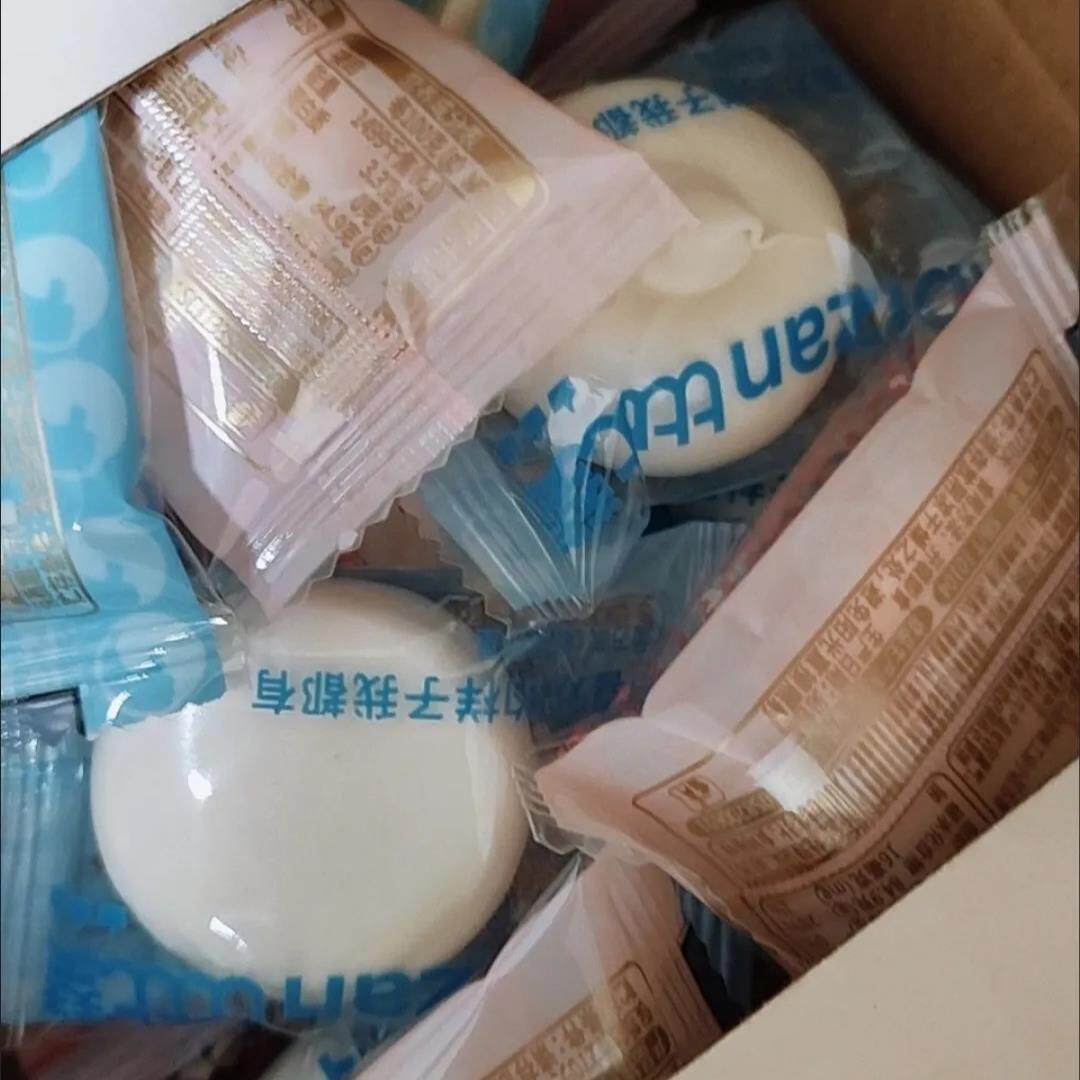 新货比比赞棉花糖暖心情话夹心草莓味独立装休闲袋装小零食结婚糖