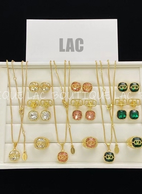 欧美精工V字母方钻项链耳钉戒指个性方糖仿水晶吊坠毛衣链高级女